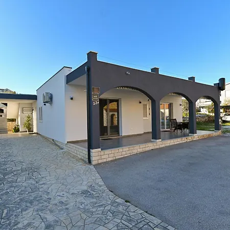 Διαμέρισμα Patricia Τρογκίρ